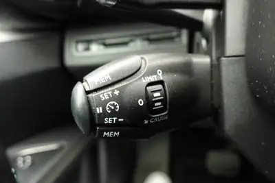 Peugeot 3008 1.2 PureTech — SUV polyvalent, toit panoramique, faible consommation — Thumbnail 14