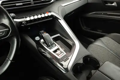 Peugeot 3008 1.2 PureTech — SUV polyvalent, toit panoramique, faible consommation — Thumbnail 17