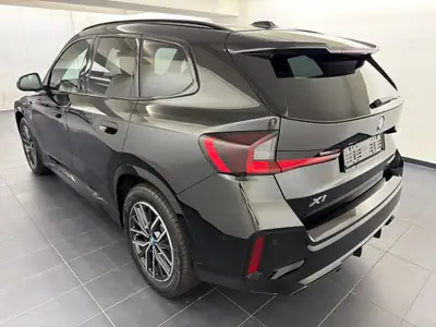 BMW X1 xDrive 25e M Sport 2025 — Hybride rechargeable sportif, premier propriétaire — côté
