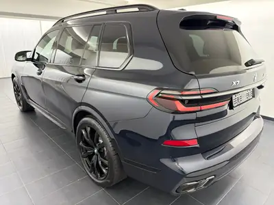 BMW X7 xDrive 48 M60i M Sport Pro 2025 — Luxe 7 places, motorisation hybride 530 ch — côté