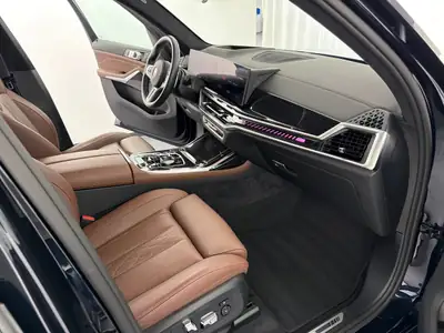 BMW X7 xDrive 48 M60i M Sport Pro 2025 — Luxe 7 places, motorisation hybride 530 ch — Miniature 9