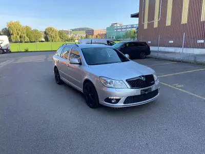 Skoda Octavia 2.0 TFSI 200 RS — Berline sportive affirmée, 176'000 km — intérieur