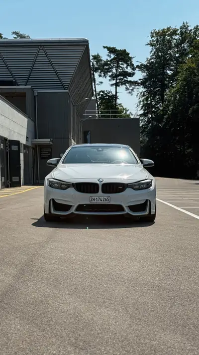BMW M4 Competition 2017 — Coupé haute performance, 450 ch sans turbo — Seitenansicht