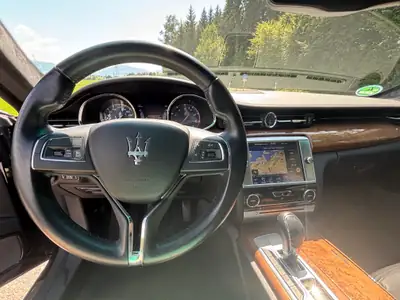 Maserati Quattroporte 3.0 V6 S Q4 — Berline sportive de prestige, 410 ch et traction intégrale — côté