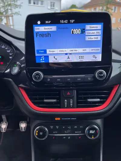 Ford Fiesta 1.0 SCTi ST Line 2019 — Citadine dynamique, équipée et économe — Miniatur 8