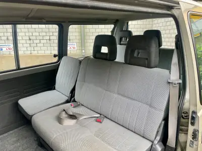 Mitsubishi L300 Oldtimer 9 Places — Bus rétro essence, immatriculé véhicule de collection — détail