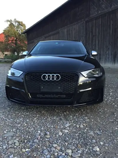 Audi RS3 2.5 T FSI Quattro — Berline sportive haute performance, 99 800 km seulement — vue extérieure