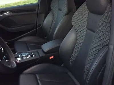 Audi RS3 2.5 T FSI Quattro — Berline sportive haute performance, 99 800 km seulement — tableau de bord