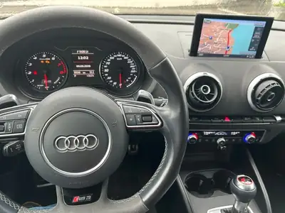 Audi RS3 2.5 T FSI Quattro — Berline sportive haute performance, 99 800 km seulement — détail