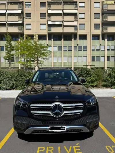 Mercedes-Benz GLE 300 d 4MATIC — SUV premium diesel, 38 400 km seulement — vue extérieure