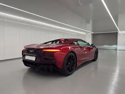 McLaren Artura 2025 — Hypercar hybride 700 ch, 4600 km seulement — arrière
