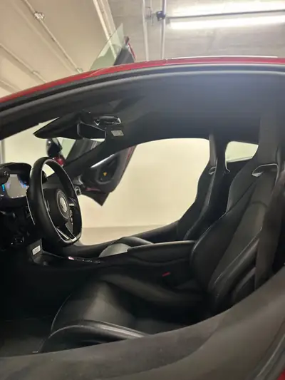 McLaren Artura 2025 — Hypercar hybride 700 ch, 4600 km seulement — Miniature 7