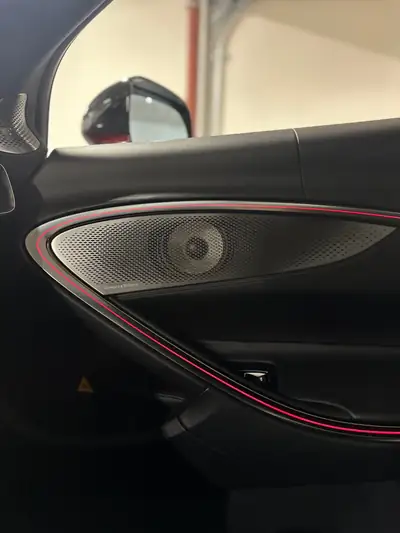 McLaren Artura 2025 — Hypercar hybride 700 ch, 4600 km seulement — Miniature 9