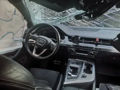 Audi Q7 3.0 V6 TDI 272 quattro — SUV premium diesel, transmission automatique — intérieur