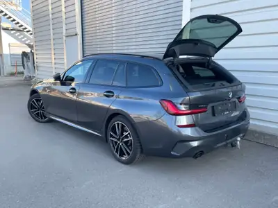 BMW 330e xDrive — Berline familiale hybride rechargeable, 45 550 km seulement — côté