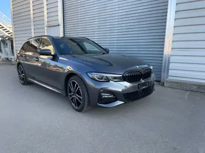 BMW 330e xDrive — Berline familiale hybride rechargeable, 45 550 km seulement — intérieur
