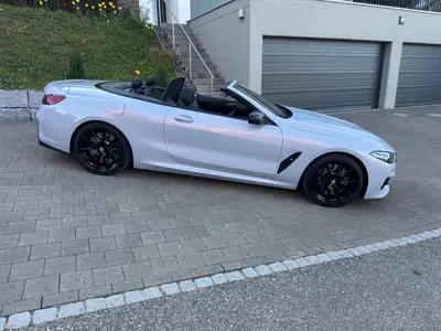 BMW M850i xDrive Cabriolet — Coupé sport décapotable, 530 ch, équipement premium — Heckansicht