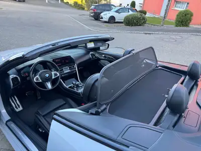 BMW M850i xDrive Cabriolet — Coupé sport décapotable, 530 ch, équipement premium — Miniatur 12
