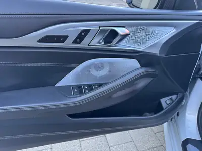 BMW M850i xDrive Cabriolet — Coupé sport décapotable, 530 ch, équipement premium — Miniatur 13