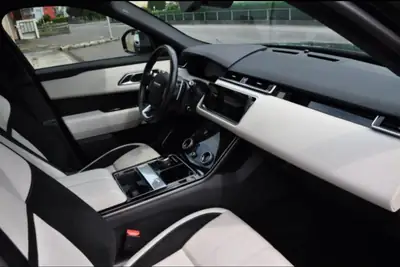 Land Rover Range Rover Velar 3.0 D 300 — Diesel puissant, design premium, 162'000 km — côté