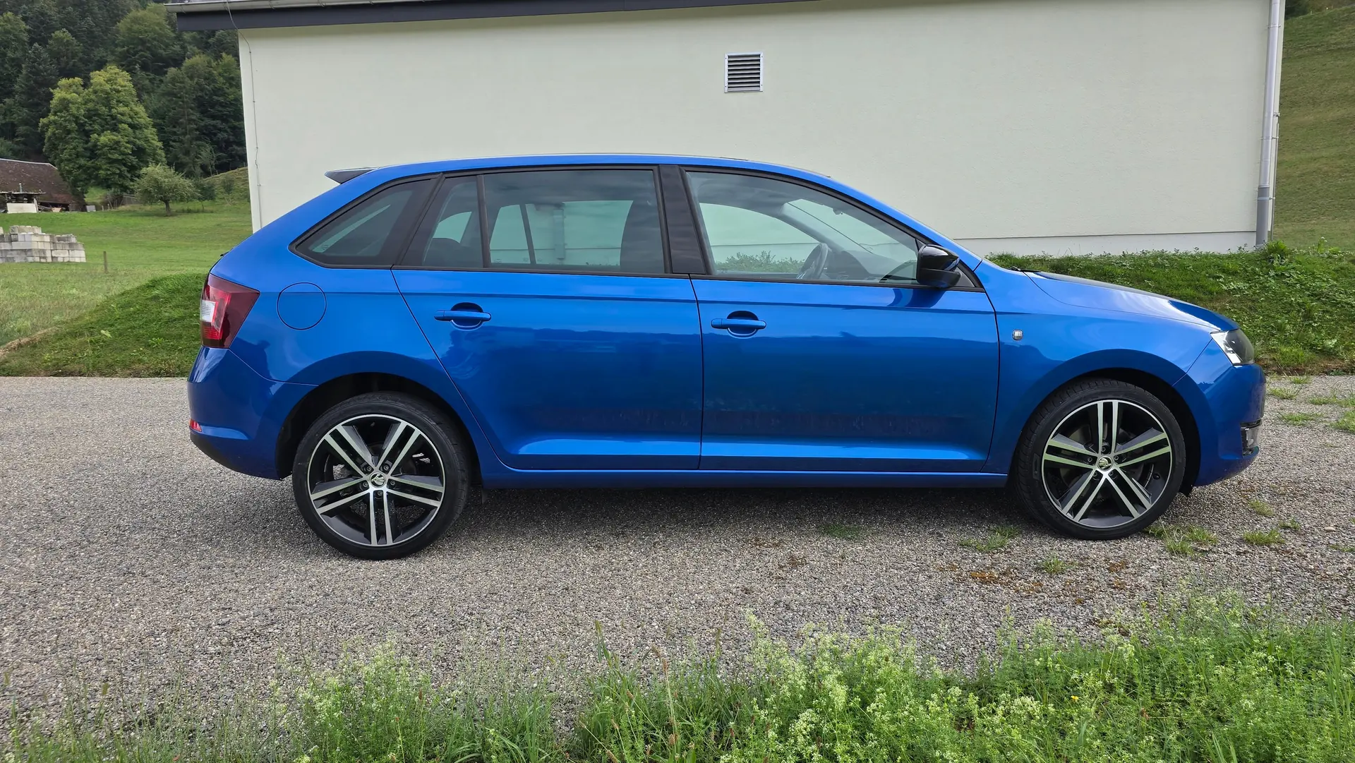 Skoda Rapid 1.4 TSI Ambition DSG — Break économique, entretien impeccable, toit panoramique
