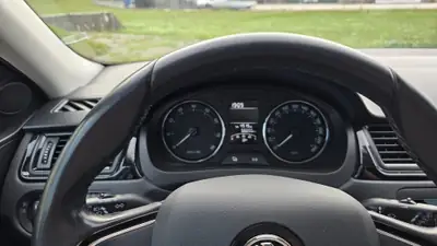 Skoda Rapid 1.4 TSI Ambition DSG — Break économique, entretien impeccable, toit panoramique — Miniatur 14