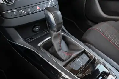 Peugeot 308 SW 1.2 THP Allure — Break pratique, toit panoramique, véhicule sans sinistre — Miniatur 22