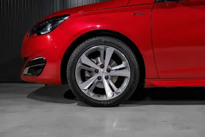 Peugeot 308 SW 1.2 THP Allure — Break pratique, toit panoramique, véhicule sans sinistre — Miniatur 24