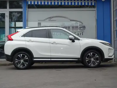 Mitsubishi Eclipse Cross 1.5 T-Mivec Style 4WD — SUV compact polyvalent, seulement 72 400 km — dettaglio