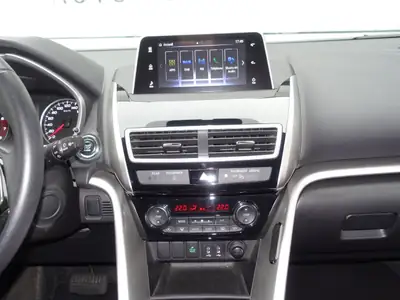 Mitsubishi Eclipse Cross 1.5 T-Mivec Style 4WD — SUV compact polyvalent, seulement 72 400 km — Miniatura 16