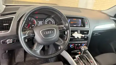Audi Q5 2.0 TFSI Quattro — SUV premium entretenu, 224 ch dynamiques — rear view