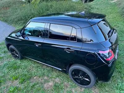 Suzuki Swift 1.2 Hybrid 4x4 — Citadine écologique et polyvalente, faible kilométrage — dashboard