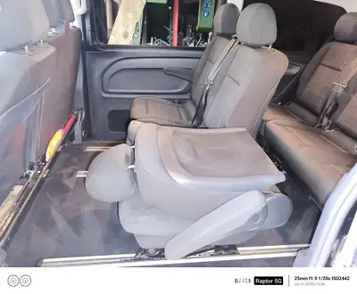 Mercedes-Benz Vito 2.0 CDI Pro — Fourgonnette polyvalente 9 places, 163 ch diesel automatique — interior