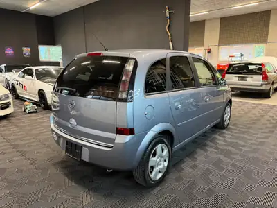 Opel Meriva 1.8i 16V Enjoy — Monospace compact fiable, entretien soigné — intérieur