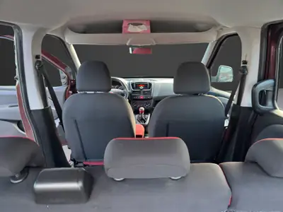Fiat Doblò 1.4 T-jet Dynamic — Monospace polyvalent, entretien certifié — Miniatura 15