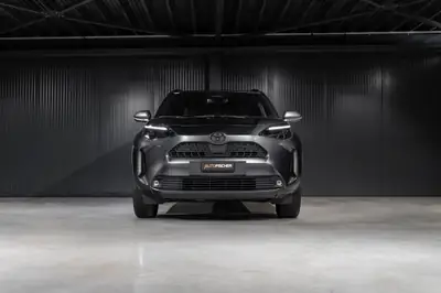 Toyota Yaris Cross 1.5 e-CVT — Hybride compact, neuf avec 9900 km seulement — Innenraum