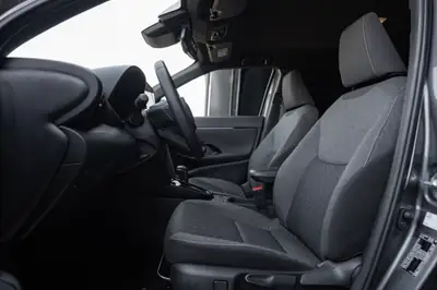 Toyota Yaris Cross 1.5 e-CVT — Hybride compact, neuf avec 9900 km seulement — Miniatur 10