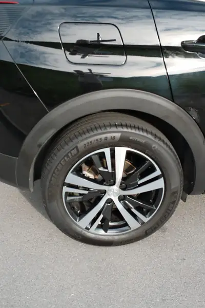 Peugeot 3008 1.6 THP GT Line — SUV élégant, peu kilométré, ceinture de sécurité affûtée — detail