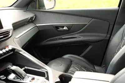 Peugeot 3008 1.6 THP GT Line — SUV élégant, peu kilométré, ceinture de sécurité affûtée — Thumbnail 8