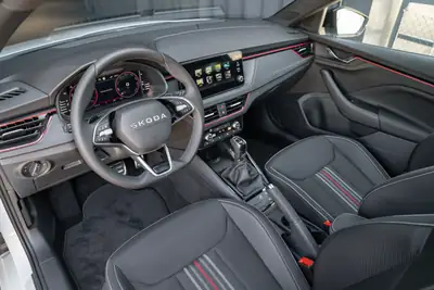 Skoda Scala 1.5 TSI Monte Carlo — Berline dynamique, garantie constructeur 5 ans, toit panoramique — Miniature 13