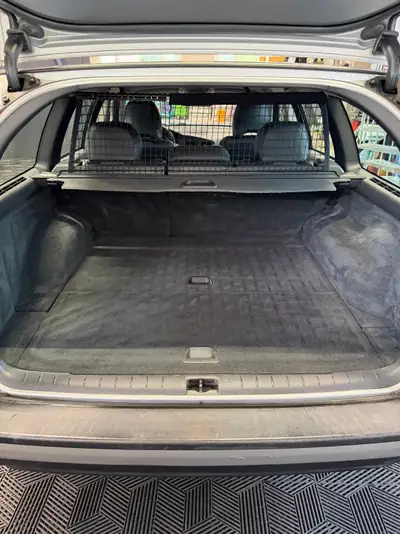 Volvo V70 2.5T — Break suédois fiable, frais révisé et 8 pneus neufs — Miniatura 13