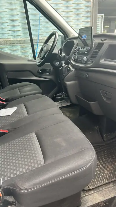 Ford Transit 350 L2 — Utilitaire polyvalent 2021, moteur essence fiable — rear view