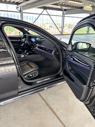 BMW M550i xDrive — Berline de luxe 462 ch, entretien BMW inclus jusqu'à 100'000 km — Thumbnail 12