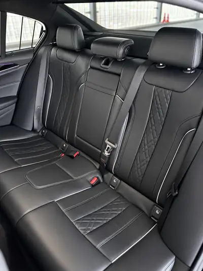 BMW M550i xDrive — Berline de luxe 462 ch, entretien BMW inclus jusqu'à 100'000 km — Thumbnail 17