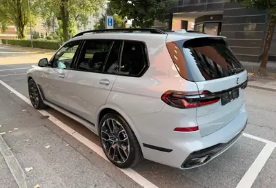 BMW X7 xDrive40d M Pro Plus — SUV 7 places, diesel hybride performant, 39.000 km — Innenraum