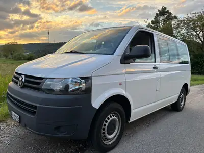 VW T5 2012 — Minibus 9 places diesel robuste, 220'000 km — Seitenansicht