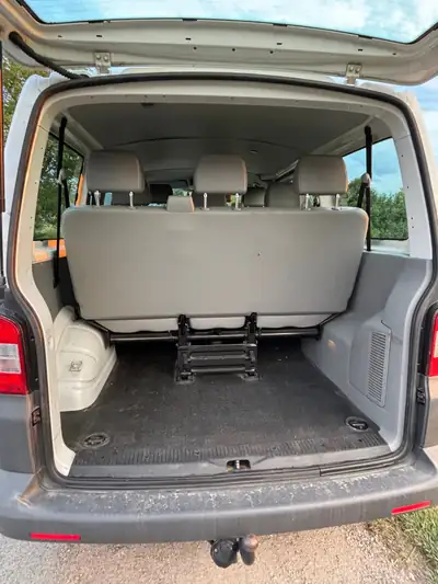 VW T5 2012 — Minibus 9 places diesel robuste, 220'000 km — Detail