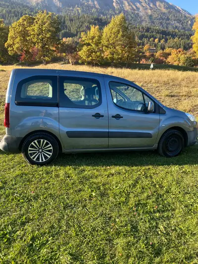 Peugeot Partner 1.6 e-HDI 92 — Utilitaire compact économe, 88'000 km, sans sinistre — Außenansicht