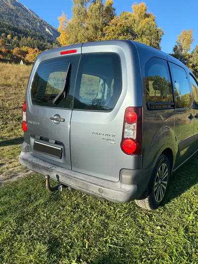 Peugeot Partner 1.6 e-HDI 92 — Utilitaire compact économe, 88'000 km, sans sinistre — Seitenansicht