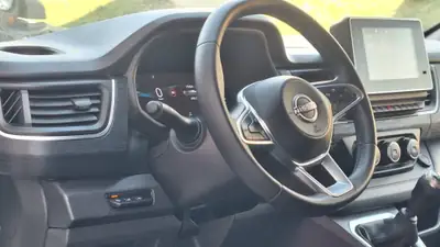 Nissan Primastar N-Connecta — Utilitaire diesel spacieux, kilométrage quasi neuf — tableau de bord